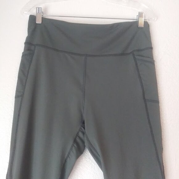 Avia women's size 1XL gray/olive green cropped leggings - Picture 2 of 13